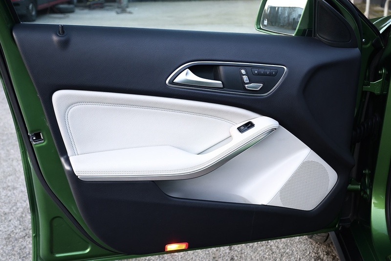 Mercedes-Benz GLA 200d Sport Prem+ 2 Former Keepers + FSH + Panoramic Roof + Heated / Memory Seats Image 30