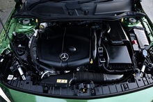 Mercedes-Benz GLA 200d Sport Prem+ 2 Former Keepers + FSH + Panoramic Roof + Heated / Memory Seats - Thumb 35