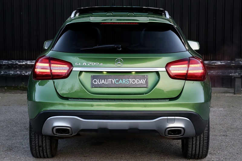 Mercedes-Benz GLA 200d Sport Prem+ 2 Former Keepers + FSH + Panoramic Roof + Heated / Memory Seats Image 4