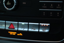 Mercedes-Benz GLA 200d Sport Prem+ 2 Former Keepers + FSH + Panoramic Roof + Heated / Memory Seats - Thumb 36