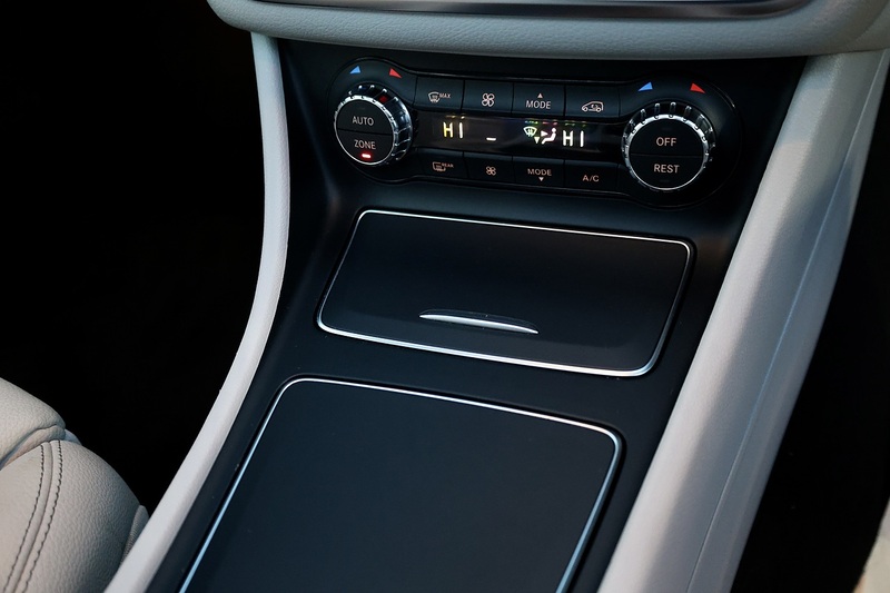 Mercedes-Benz GLA 200d Sport Prem+ 2 Former Keepers + FSH + Panoramic Roof + Heated / Memory Seats Image 37