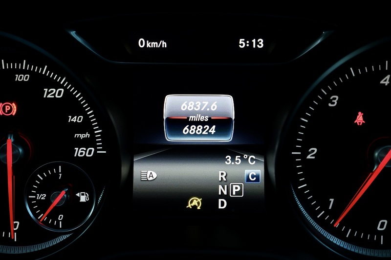 Mercedes-Benz GLA 200d Sport Prem+ 2 Former Keepers + FSH + Panoramic Roof + Heated / Memory Seats Image 39