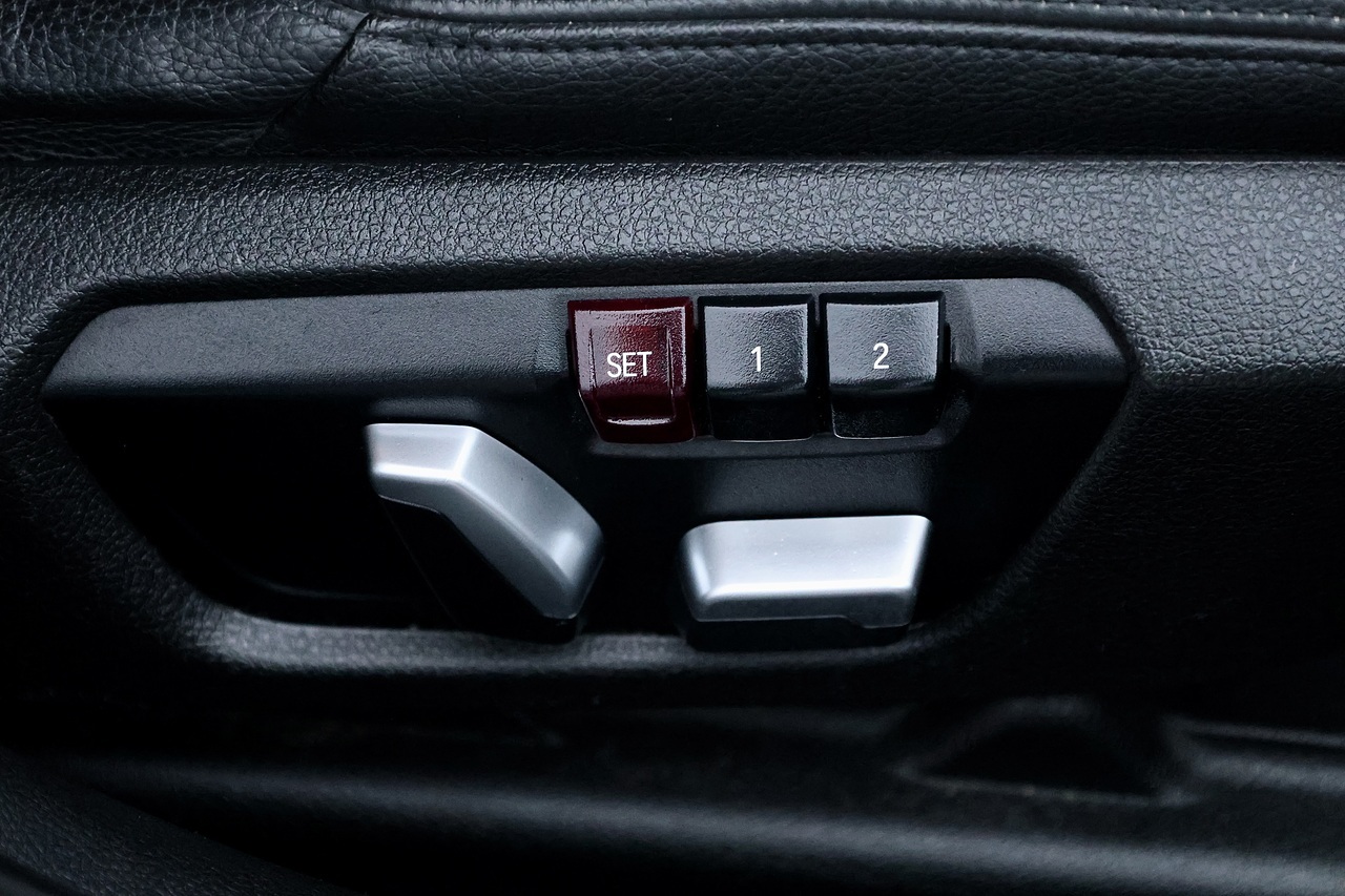 BMW 320d Edition Plus Touring Significant Recent Expenditure + Exceptional Condition - Large 16