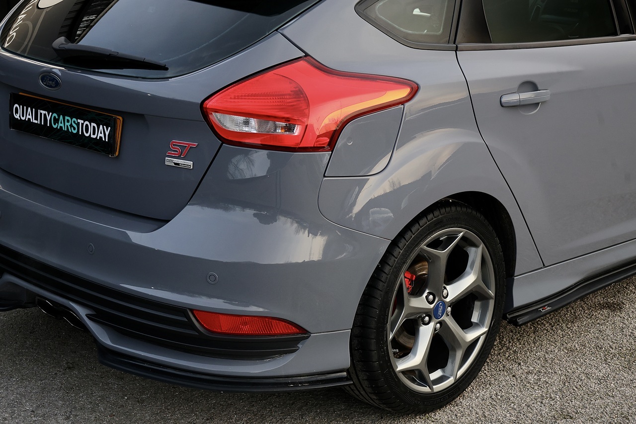 Ford Focus ST-3 Mountune + Heated Leather Recaro + Just Serviced by Ford - Large 14