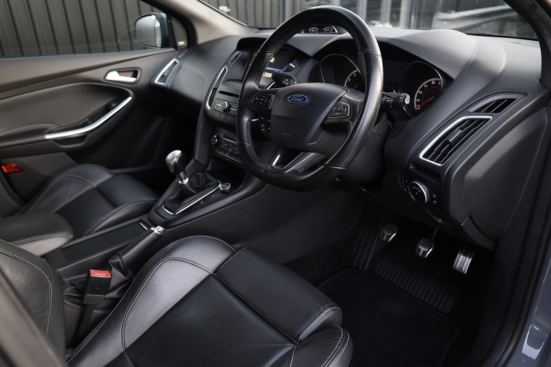 Ford Focus ST-3 Mountune + Heated Leather Recaro + Just Serviced by Ford Image 7