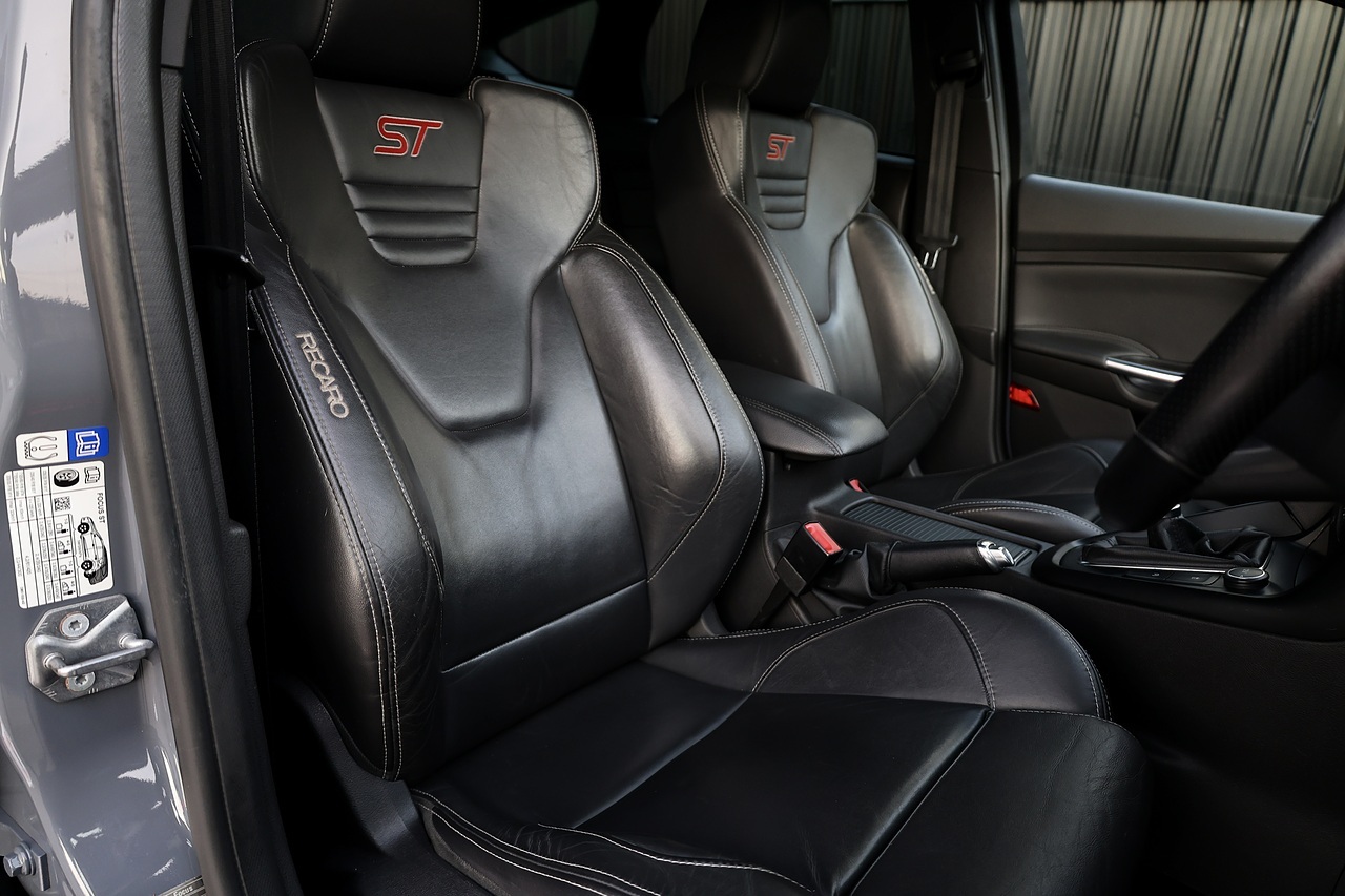 Ford Focus ST-3 Mountune + Heated Leather Recaro + Just Serviced by Ford - Large 9