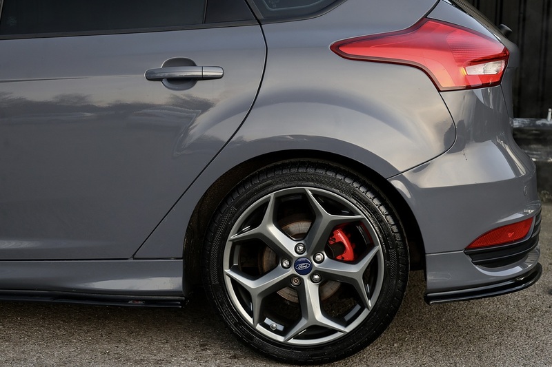 Ford Focus ST-3 Mountune + Heated Leather Recaro + Just Serviced by Ford Image 23