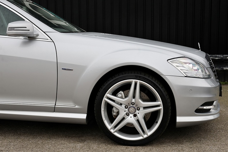 Mercedes-Benz S350 CDI AMG Sports Pack + Sunroof + Full Main Dealer History Image 16