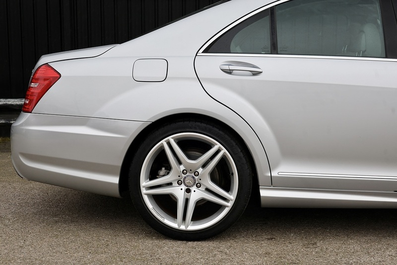 Mercedes-Benz S350 CDI AMG Sports Pack + Sunroof + Full Main Dealer History Image 21