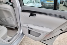 Mercedes-Benz S350 CDI AMG Sports Pack + Sunroof + Full Main Dealer History - Thumb 23