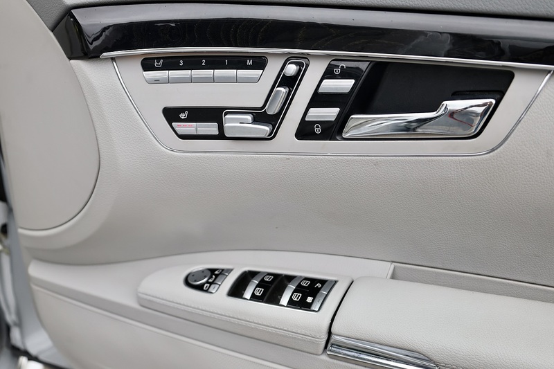 Mercedes-Benz S350 CDI AMG Sports Pack + Sunroof + Full Main Dealer History Image 24