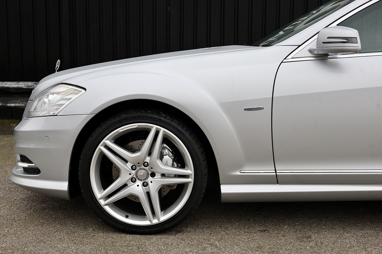 Mercedes-Benz S350 CDI AMG Sports Pack + Sunroof + Full Main Dealer History - Large 27