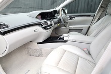 Mercedes-Benz S350 CDI AMG Sports Pack + Sunroof + Full Main Dealer History - Thumb 2