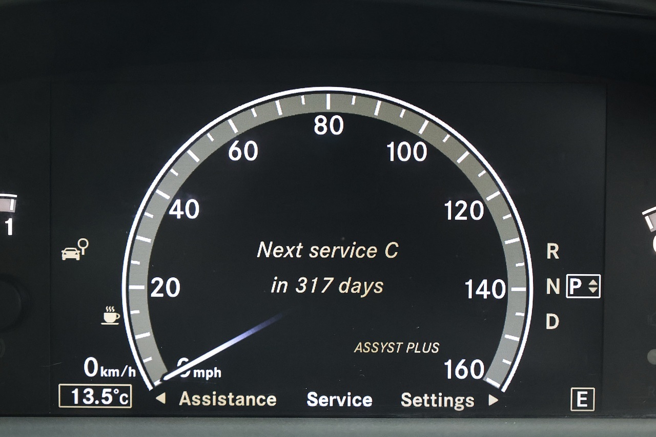 Mercedes-Benz S350 CDI AMG Sports Pack + Sunroof + Full Main Dealer History - Large 37