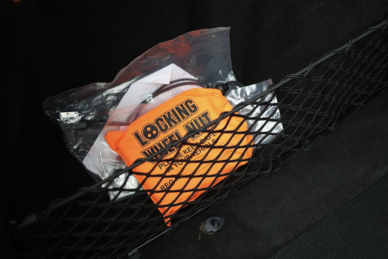 Mercedes-Benz S350 CDI AMG Sports Pack + Sunroof + Full Main Dealer History - Large 41