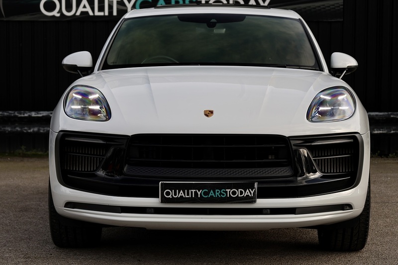 Porsche Macan S 1 Owner + Full Porsche Main Dealer + £11k in cost options Image 3