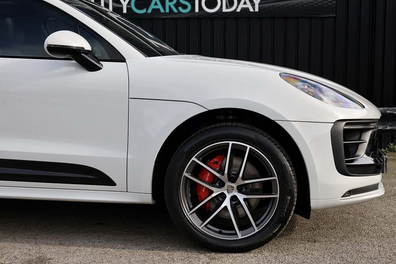 Porsche Macan S 1 Owner + Full Porsche Main Dealer + £11k in cost options - Large 16