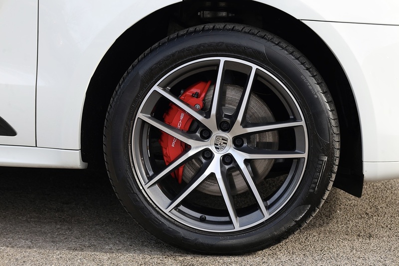 Porsche Macan S 1 Owner + Full Porsche Main Dealer + £11k in cost options Image 42