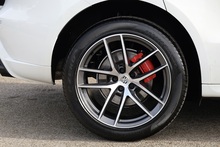 Porsche Macan S 1 Owner + Full Porsche Main Dealer + £11k in cost options - Thumb 43