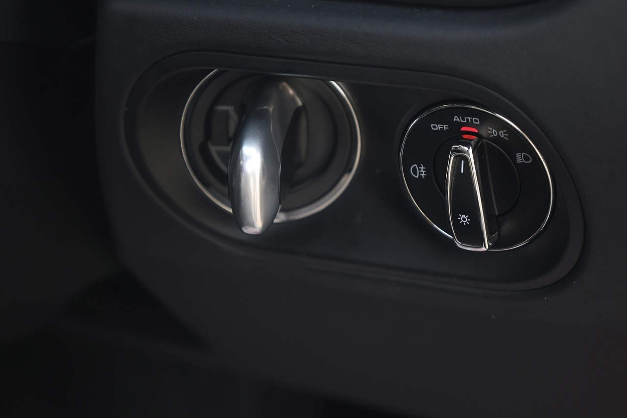 Porsche Macan S 1 Owner + Full Porsche Main Dealer + £11k in cost options - Large 19