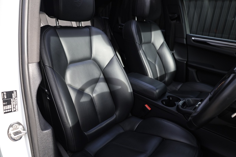 Porsche Macan S 1 Owner + Full Porsche Main Dealer + £11k in cost options Image 20