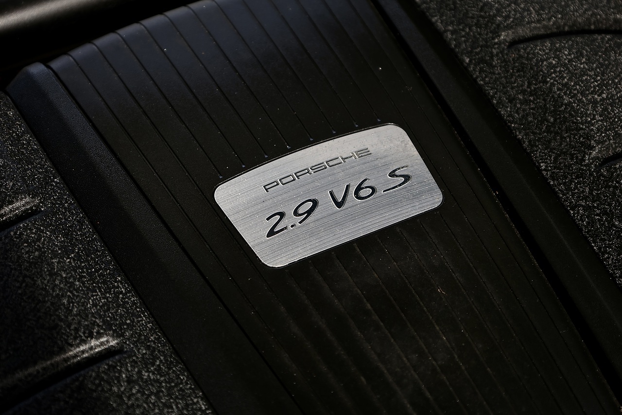 Porsche Macan S 1 Owner + Full Porsche Main Dealer + £11k in cost options - Large 26