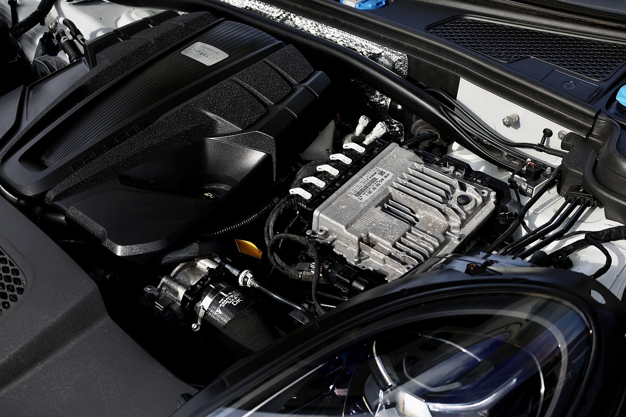 Porsche Macan S 1 Owner + Full Porsche Main Dealer + £11k in cost options - Large 27