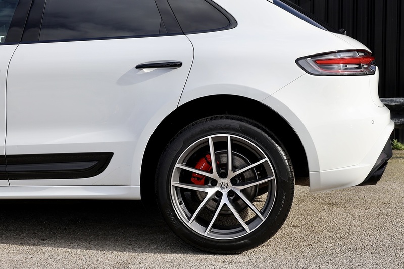Porsche Macan S 1 Owner + Full Porsche Main Dealer + £11k in cost options Image 38
