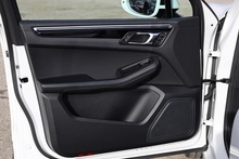 Porsche Macan S 1 Owner + Full Porsche Main Dealer + £11k in cost options - Thumb 44