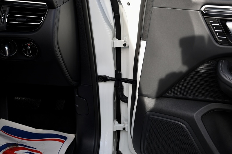 Porsche Macan S 1 Owner + Full Porsche Main Dealer + £11k in cost options Image 46