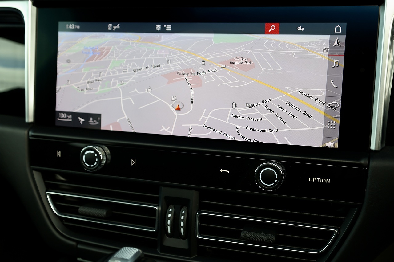 Porsche Macan S 1 Owner + Full Porsche Main Dealer + £11k in cost options - Large 49