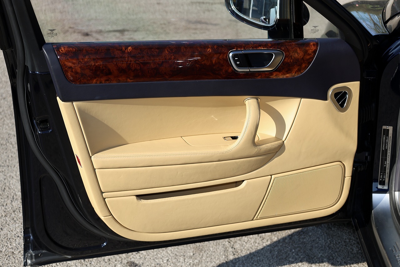Bentley Continental Flying Spur 6.0 W12 +  4 Seats + High Spec + Previously Sold by Ourselves - Large 41