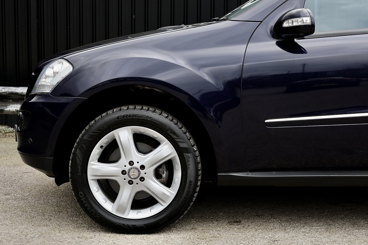 Mercedes-Benz ML 280 CCDI Sport 1 Former Keeper + Full Service History - Large 28