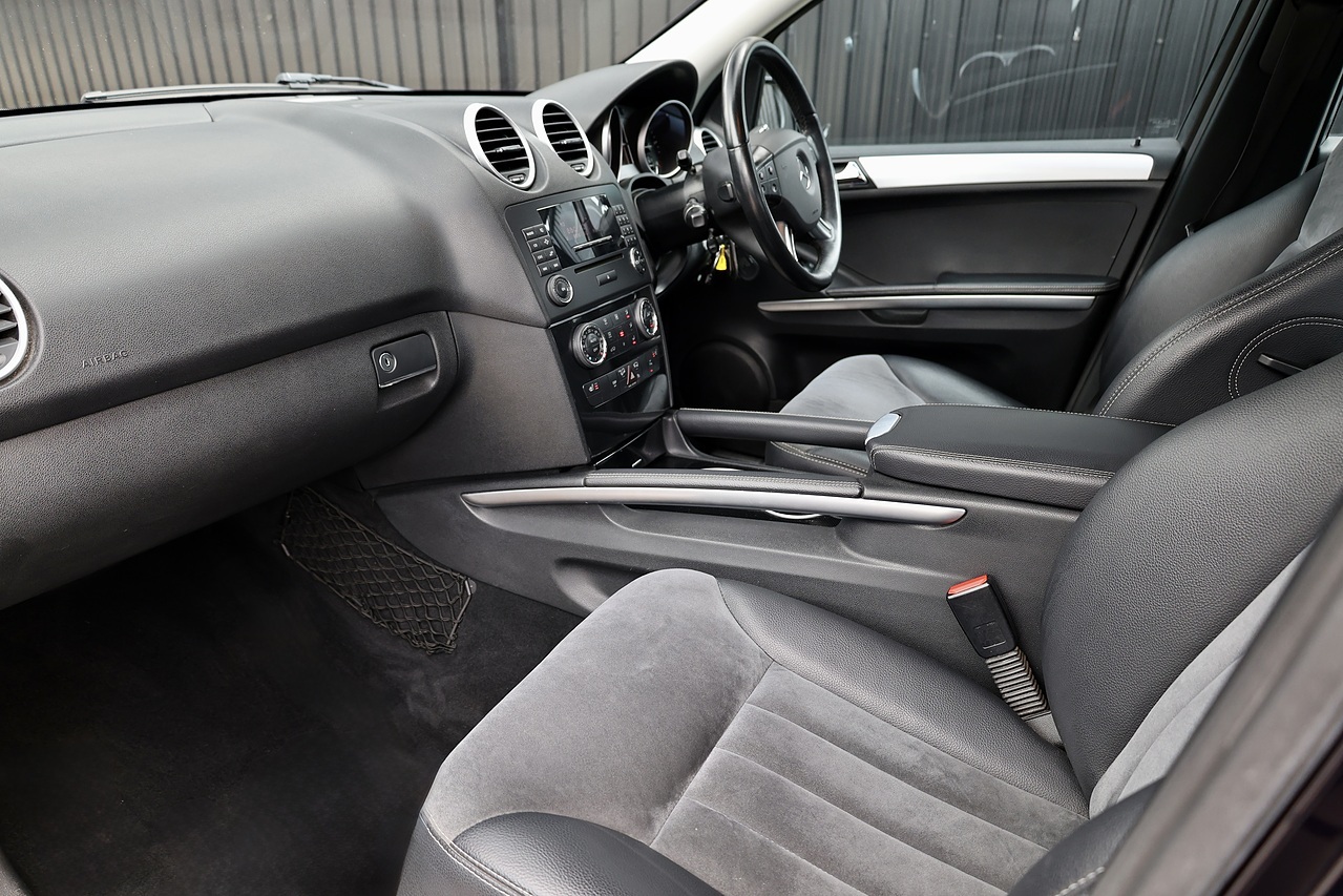 Mercedes-Benz ML 280 CCDI Sport 1 Former Keeper + Full Service History - Large 2