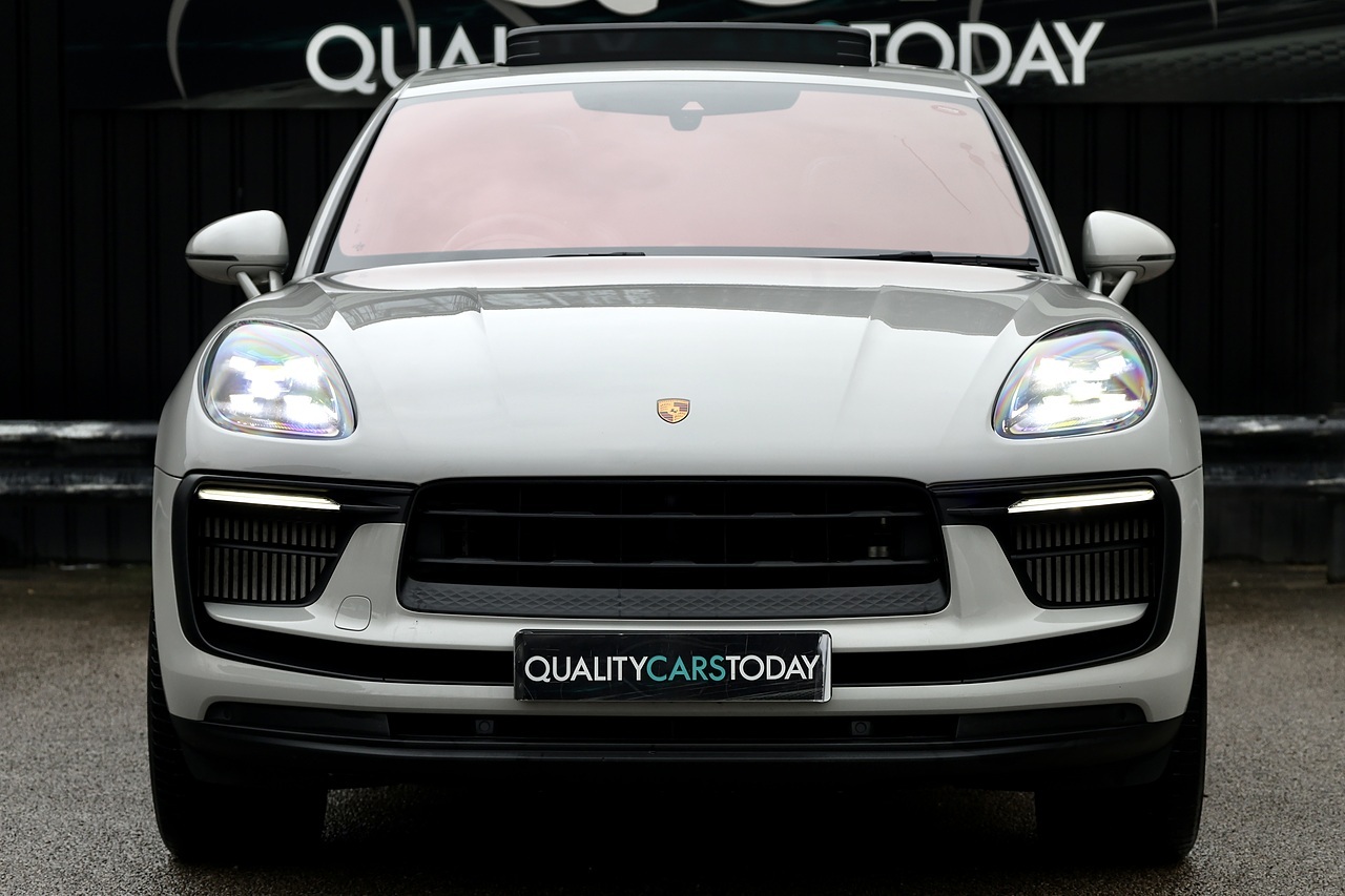 Porsche Macan S 1 Lady Owner + Full Porsche History + Porsche Warranty - Large 3