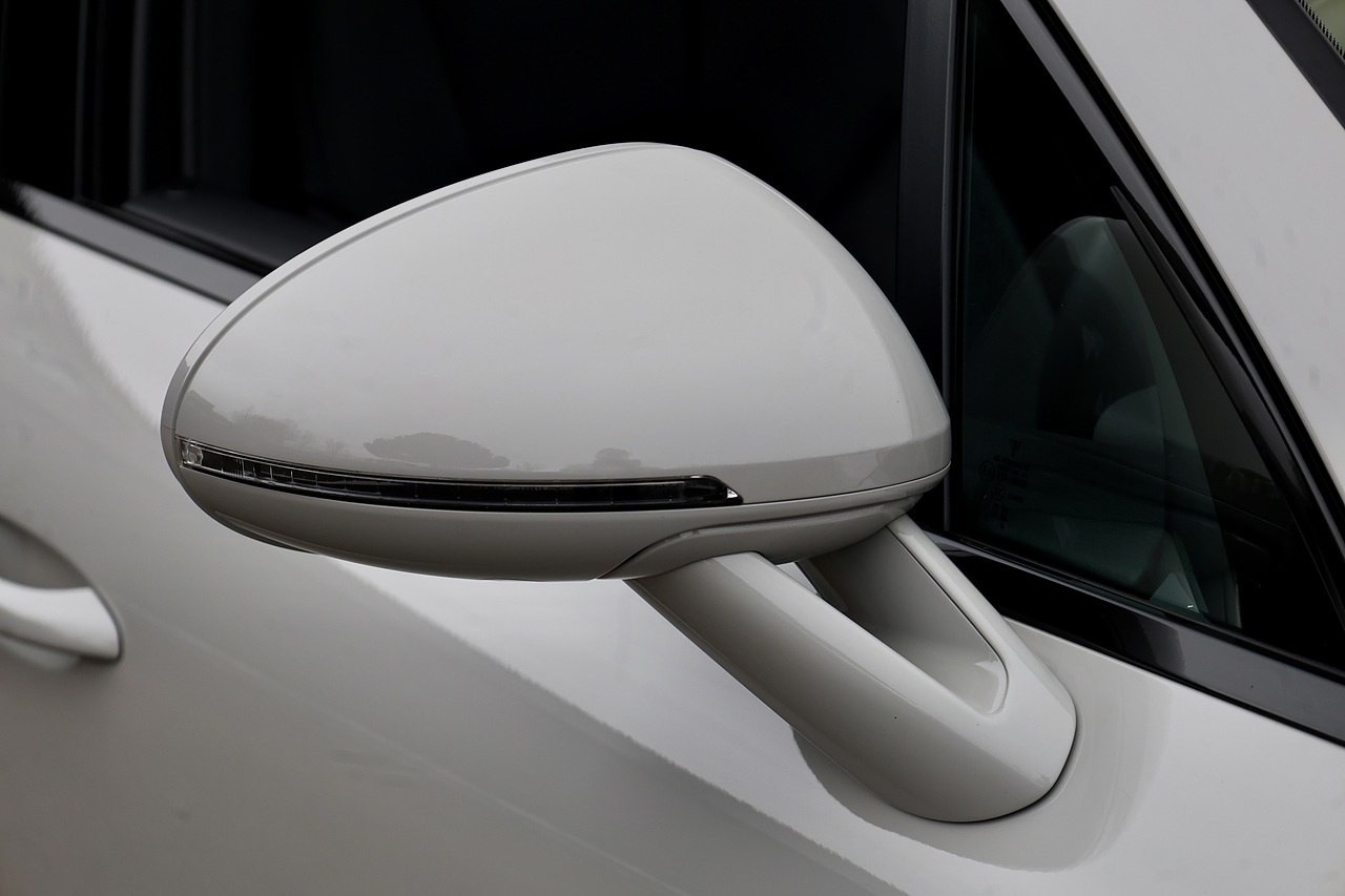 Porsche Macan S 1 Lady Owner + Full Porsche History + Porsche Warranty - Large 14