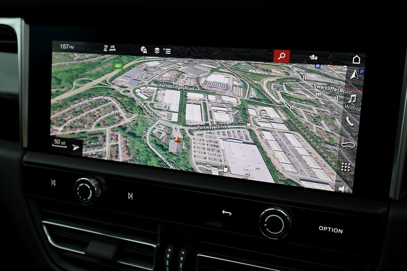 Porsche Macan S 1 Lady Owner + Full Porsche History + Porsche Warranty Image 16