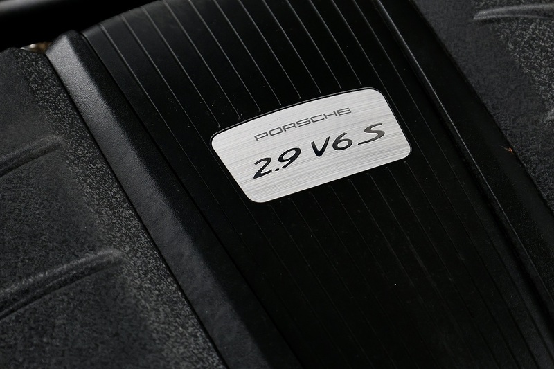 Porsche Macan S 1 Lady Owner + Full Porsche History + Porsche Warranty Image 22