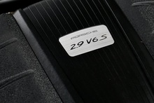 Porsche Macan S 1 Lady Owner + Full Porsche History + Porsche Warranty - Thumb 22