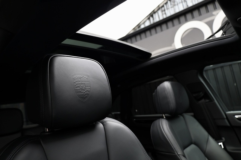 Porsche Macan S 1 Lady Owner + Full Porsche History + Porsche Warranty Image 7