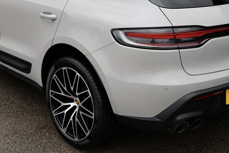 Porsche Macan S 1 Lady Owner + Full Porsche History + Porsche Warranty Image 34