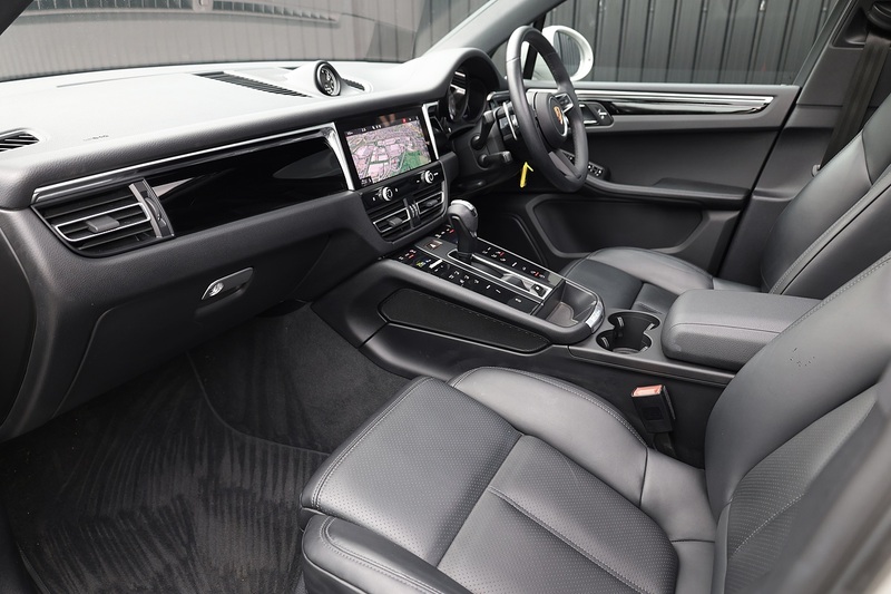 Porsche Macan S 1 Lady Owner + Full Porsche History + Porsche Warranty Image 2