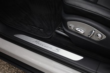 Porsche Macan S 1 Lady Owner + Full Porsche History + Porsche Warranty - Thumb 35