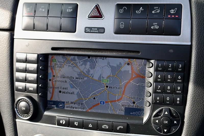 Mercedes-Benz CLK 280 AMG Sport Convertible 2 Former Keepers + Desirable Specification Image 13