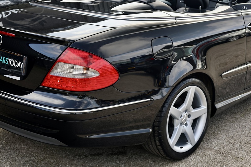 Mercedes-Benz CLK 280 AMG Sport Convertible 2 Former Keepers + Desirable Specification Image 15