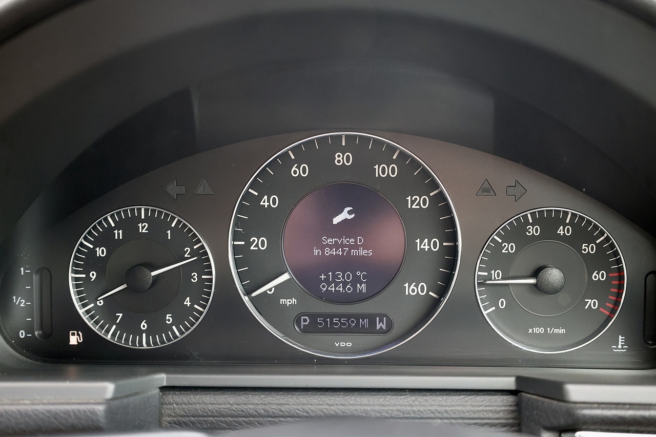 Mercedes-Benz E240 Elegance Previously Supplied by Ourselves + 15 Services - Large 17