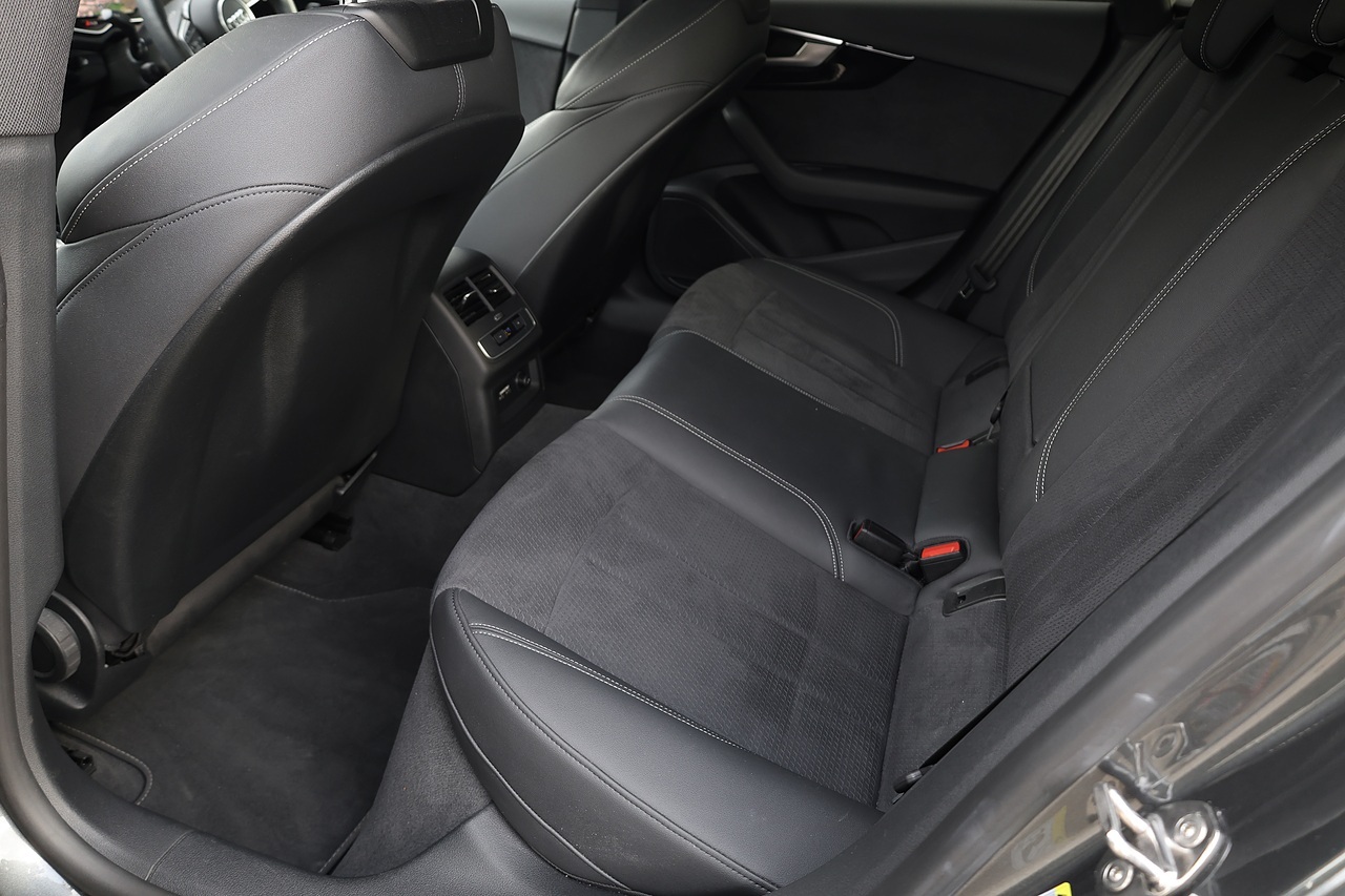 Audi A5 S-Line Black Edition Audi Warranty + Virtual Cockpit + Black Edition - Large 27