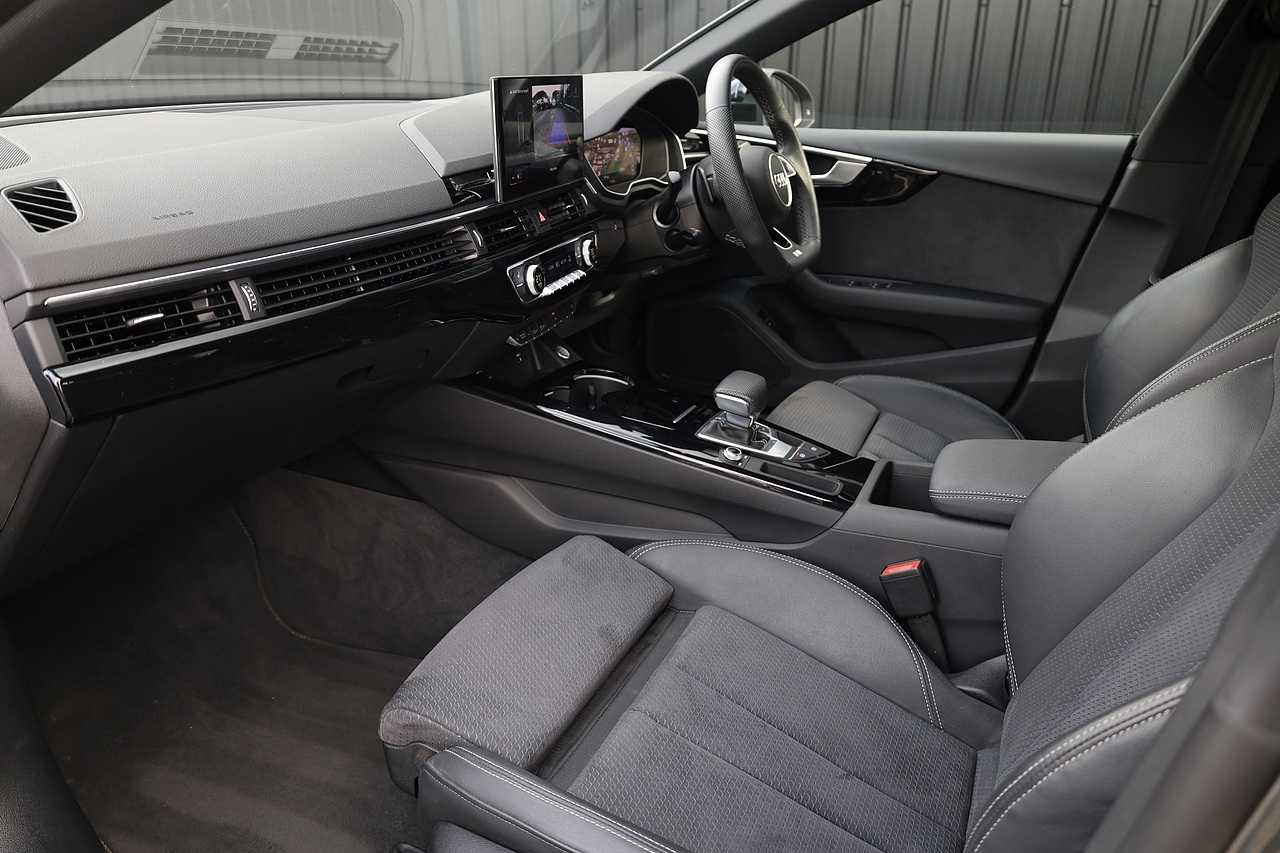 Audi A5 S-Line Black Edition Audi Warranty + Virtual Cockpit + Black Edition - Large 2