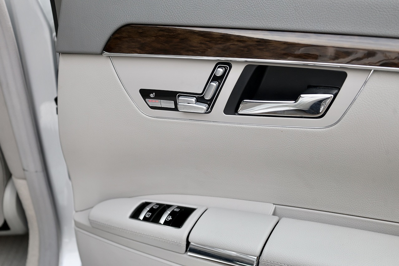 Mercedes-Benz S350 L Full Mercedes Main Dealer History + Panoramic Roof - Large 22