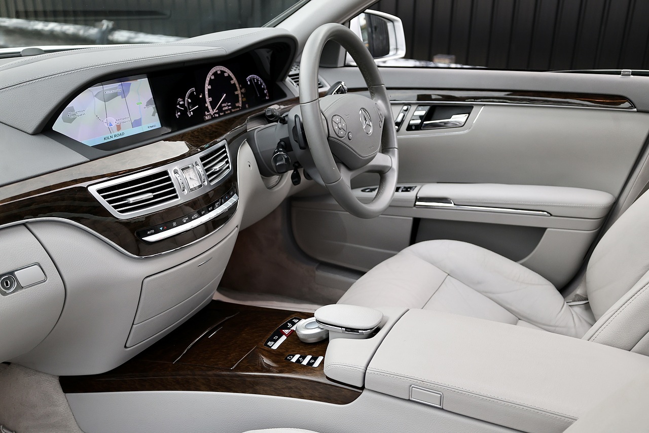 Mercedes-Benz S350 L Full Mercedes Main Dealer History + Panoramic Roof - Large 10